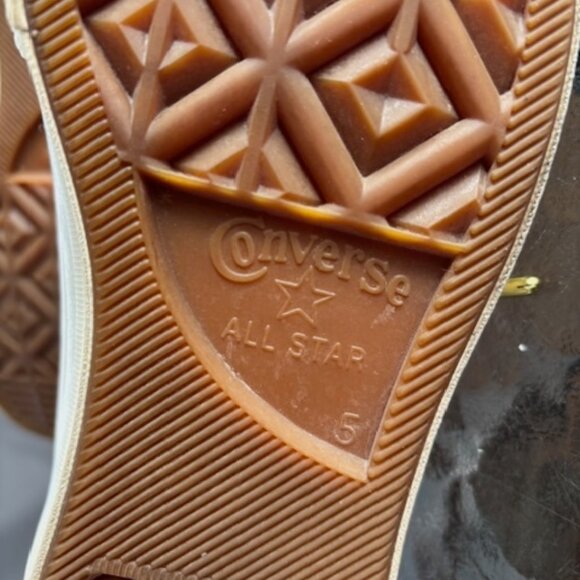 Converse All Star Leather Athletic Shoes - Unisex -Woman''s 7, Men's 5 - Picture 4 of 7